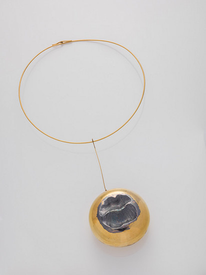Václav Cigler: Pendant with collar, 1973, gilded metal